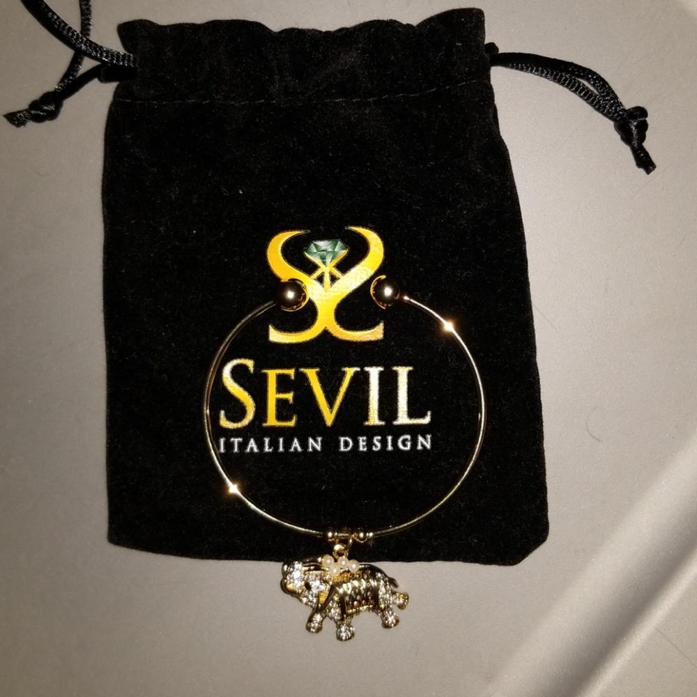 Charm bracelet with Elephant